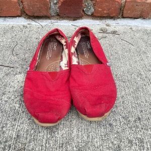 Classic Red TOMS L Size 7.5